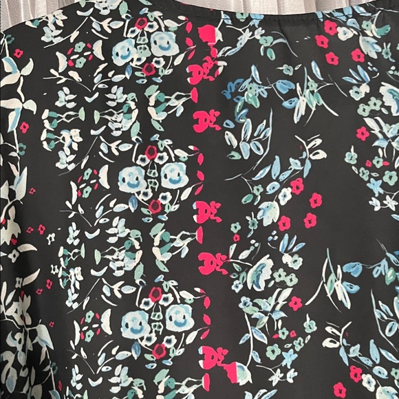 Source Unknown Black Floral Tie-Front V-Neck Blouse - Picture 4 of 4